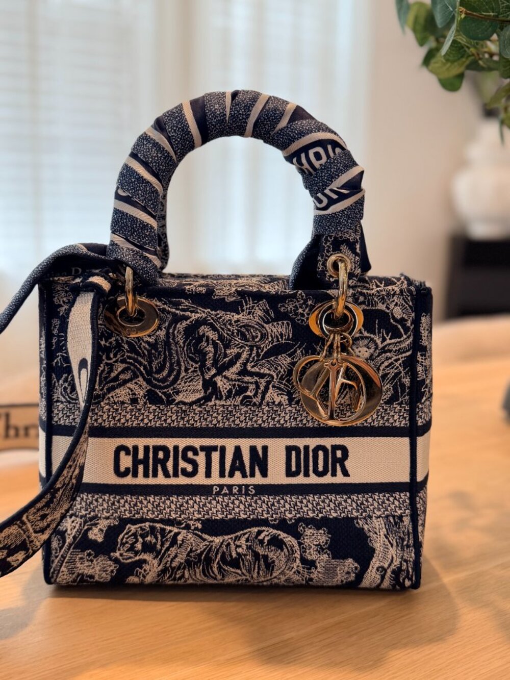 Christian Dior Lady D bag like new.Medium - Picture 8 of 8